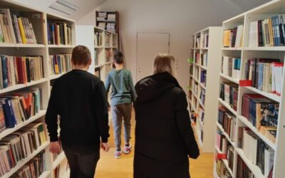 Upoznavanje prvih razreda sa školskom knjižnicom