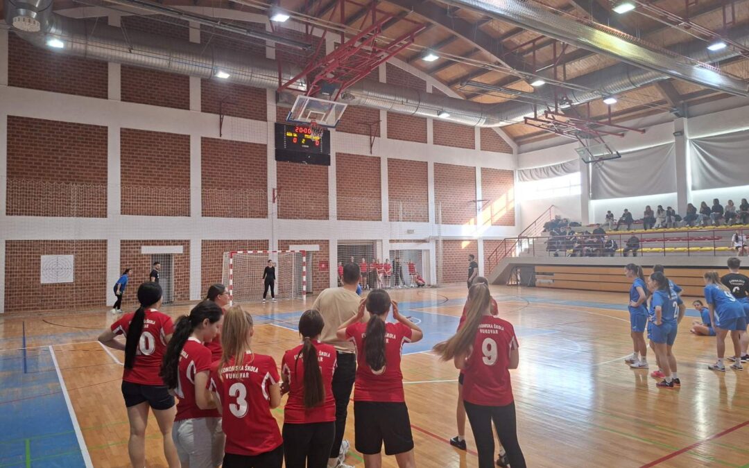 Nogometašice Prve srednje škole Vukovar pokazale srce na županijskom natjecanju